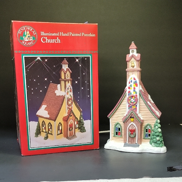 VINTAGE  90s ST.NICHOLAS SQUARE "CHURCH" PORCELAIN LIGHTED BUILDING - Picture 1 of 9